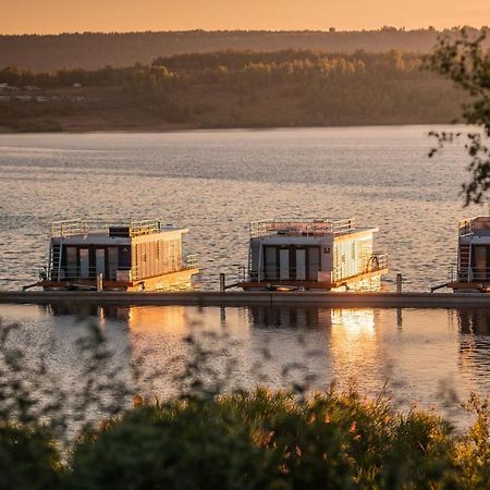 Hausboote Und Ferienhaeuser Marina Muecheln Mucheln Екстер'єр фото